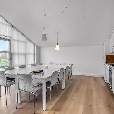 Lovely In With Kitchen شقة